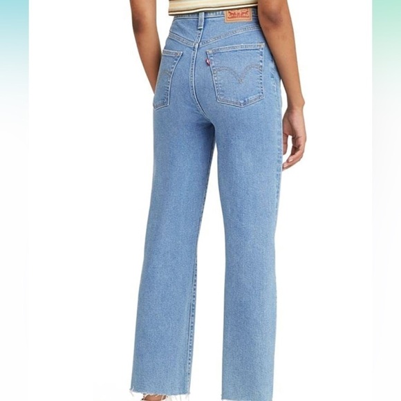 Levi’s size 32 Ribcage Straight Ankle Button Fly Fray Hem Light Wash Jeans - Picture 2 of 15